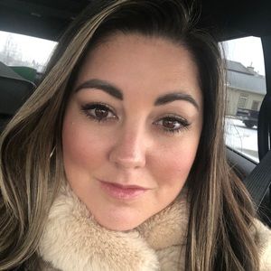 Meet your Posher, Jolynne